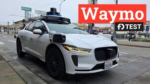 Tichý taxikář. Svezlo nás autonomní Waymo