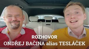 Popovídali jsme si s Tesláčkem. Proč nabíjení elektromobilu není problém?