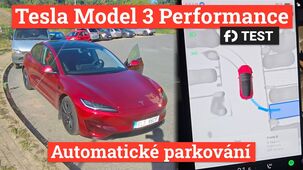 Reálný test je tady. Jak doopravdy funguje automatické parkování Tesly?