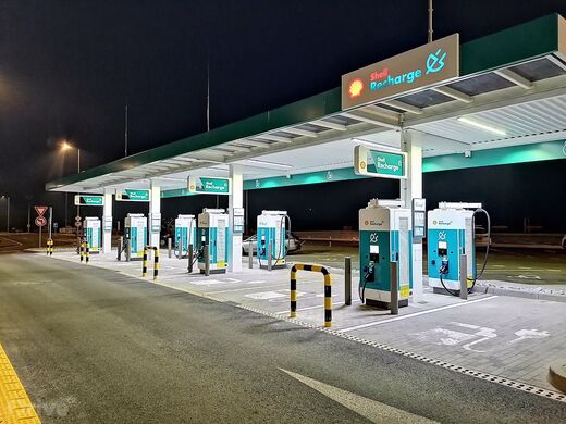 Shell, dálnice D4, 68. km směr Praha, odpočívka Krsice, čerpací stanice Shell