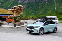 Škoda Enyaq 60 iV a střešní stan iKamper Skycamp 4x 3.0