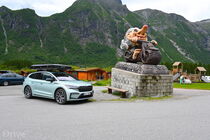 Škoda Enyaq 60 iV a střešní stan iKamper Skycamp 4x 3.0