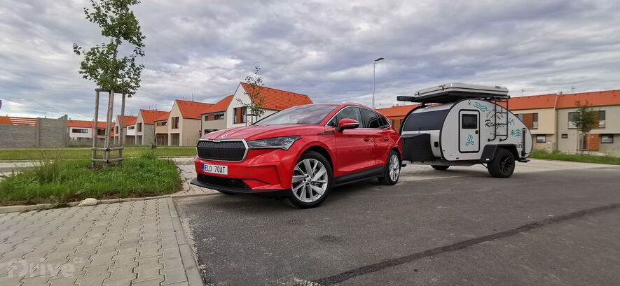 Škoda Enyaq iV 80x a karavan Hero Camper