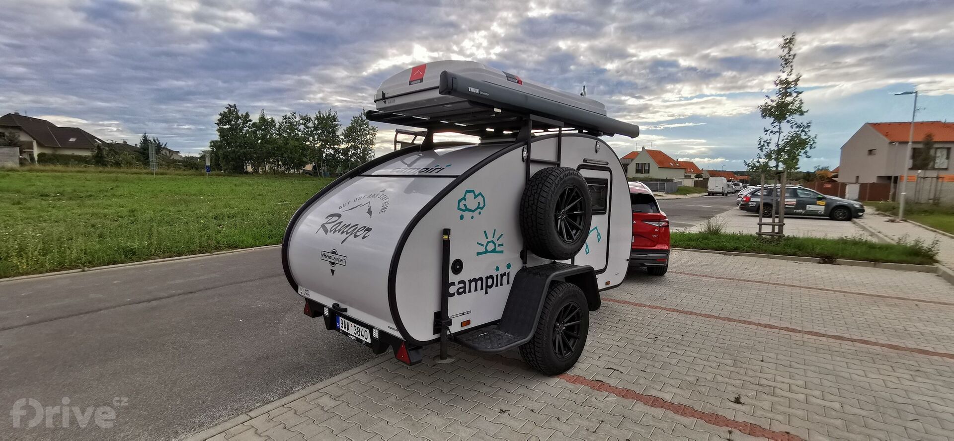 Škoda Enyaq iV 80x a karavan Hero Camper