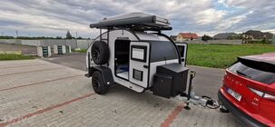 Škoda Enyaq iV 80x a karavan Hero Camper