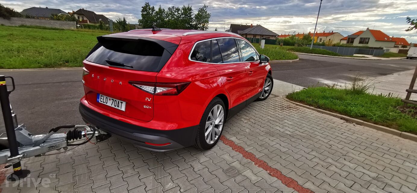 Škoda Enyaq iV 80x a karavan Hero Camper