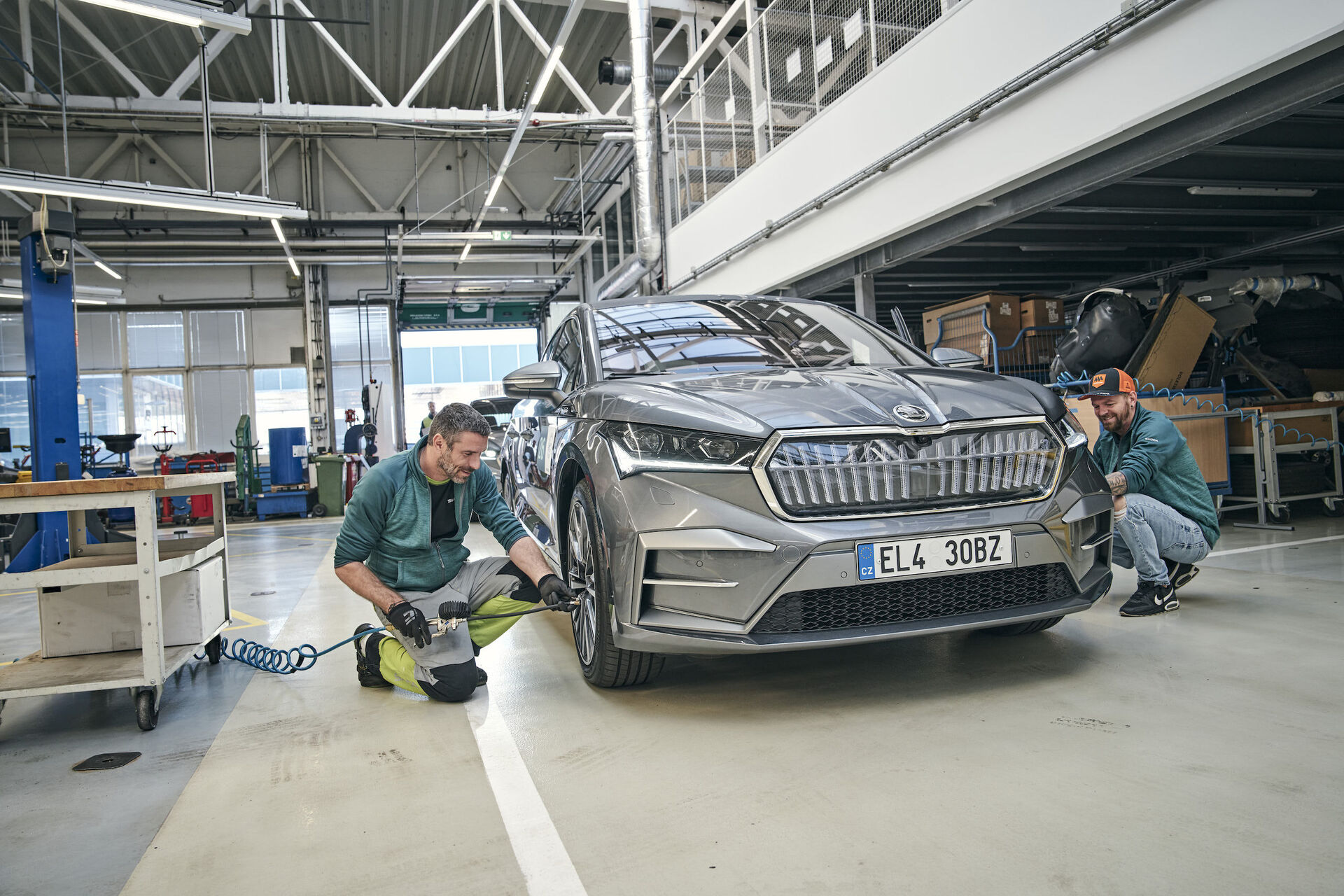 Škoda Enyaq na technické přejímce Škoda Economy Run 2024