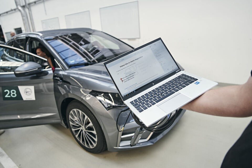 Škoda Enyaq na technické přejímce Škoda Economy Run 2024