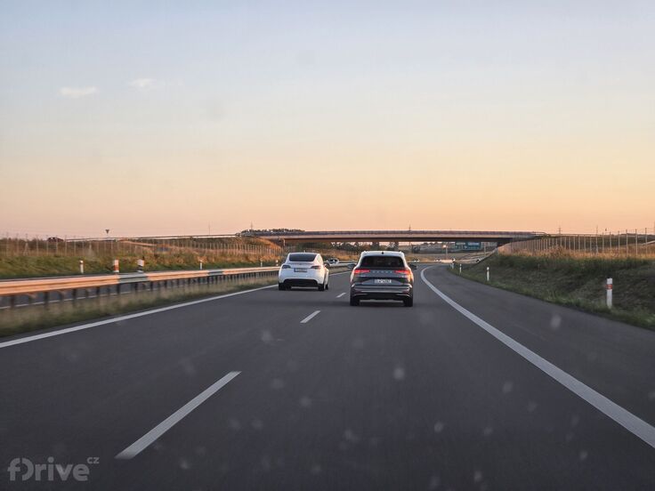 Škoda Enyaq Tesla Model Y