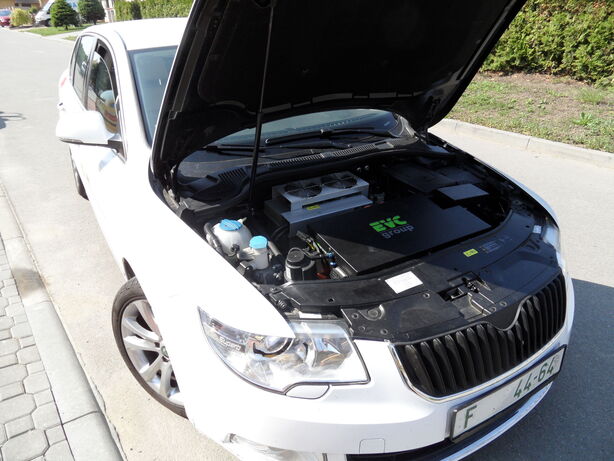 Škoda Superb II elektromobil