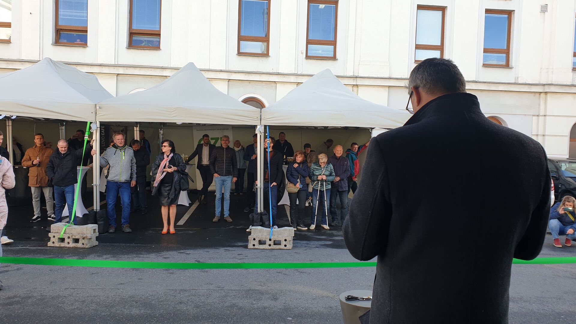 Slavnostní otevření nabíjecího hubu v Lovosicích