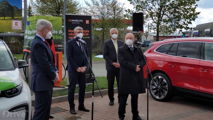 Spuštění 300. nabíjecí stanice ČEZ