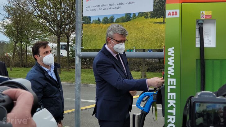 Spuštění 300. nabíjecí stanice ČEZ