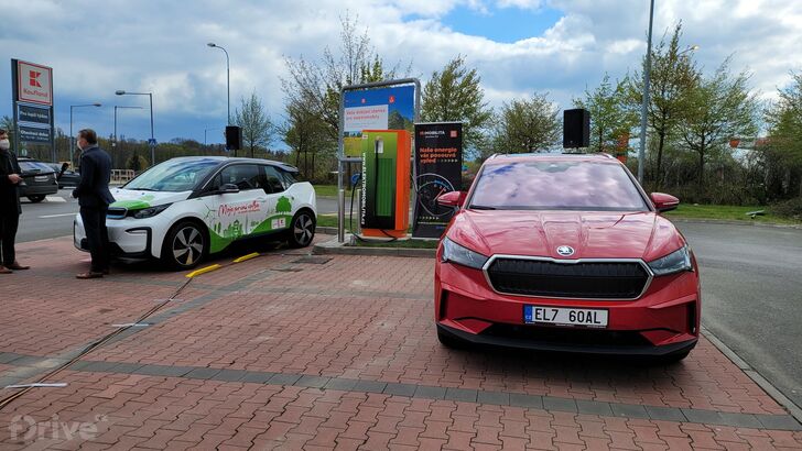 Spuštění 300. nabíjecí stanice ČEZ