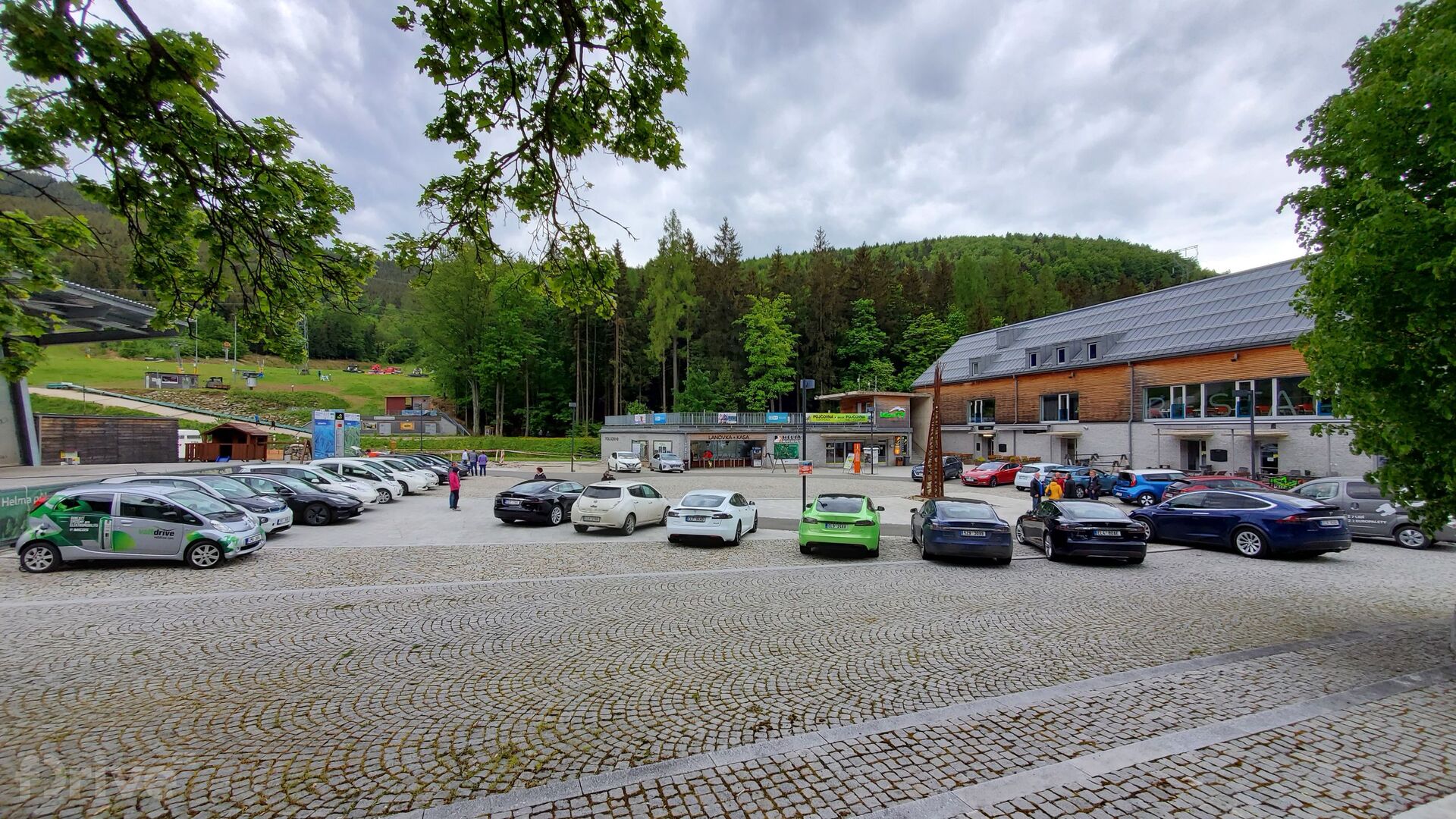 Sraz elektromobilů e-Jantarová cesta