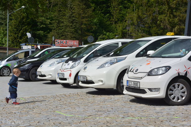 Sraz elektromobilů e-Jantarová cesta