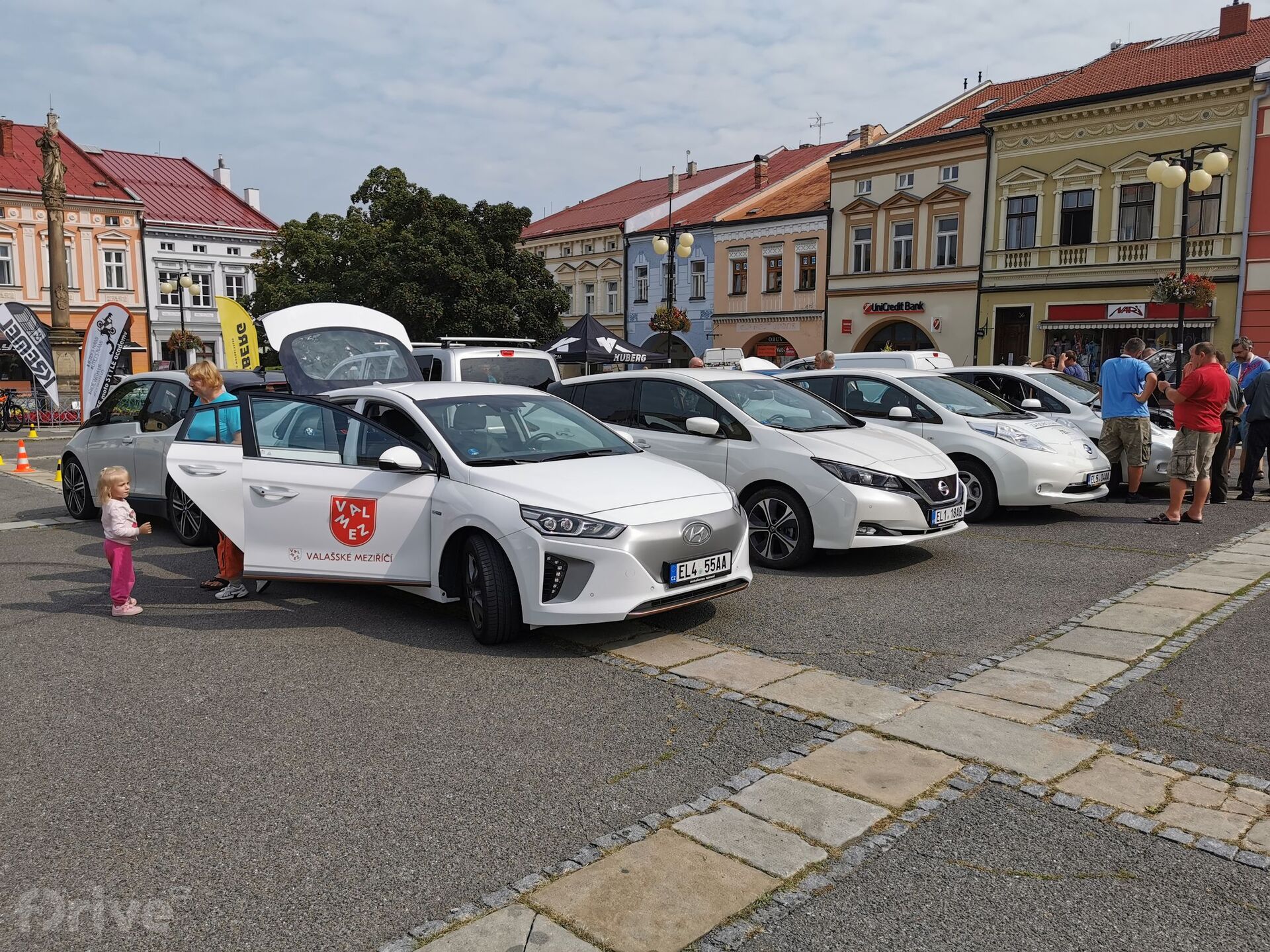 Sraz elektromobilů ve Valašském Meziříčí