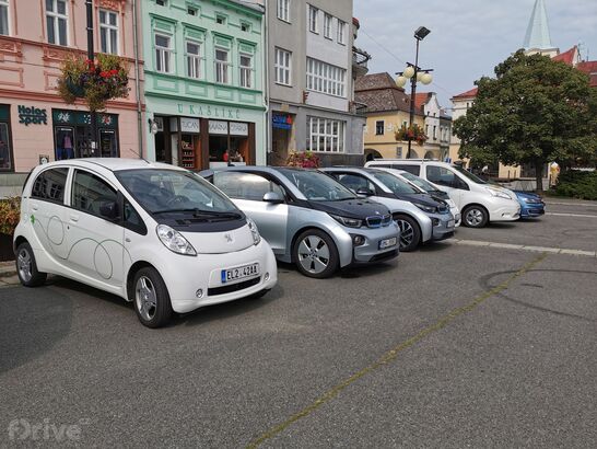 Sraz elektromobilů ve Valašském Meziříčí