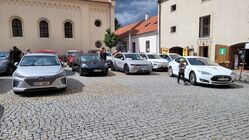 sraz elektromobilů ve Valašském Meziříčí