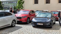 sraz elektromobilů ve Valašském Meziříčí