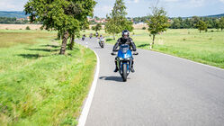 Srovnání Zer se spalovacími motorkami