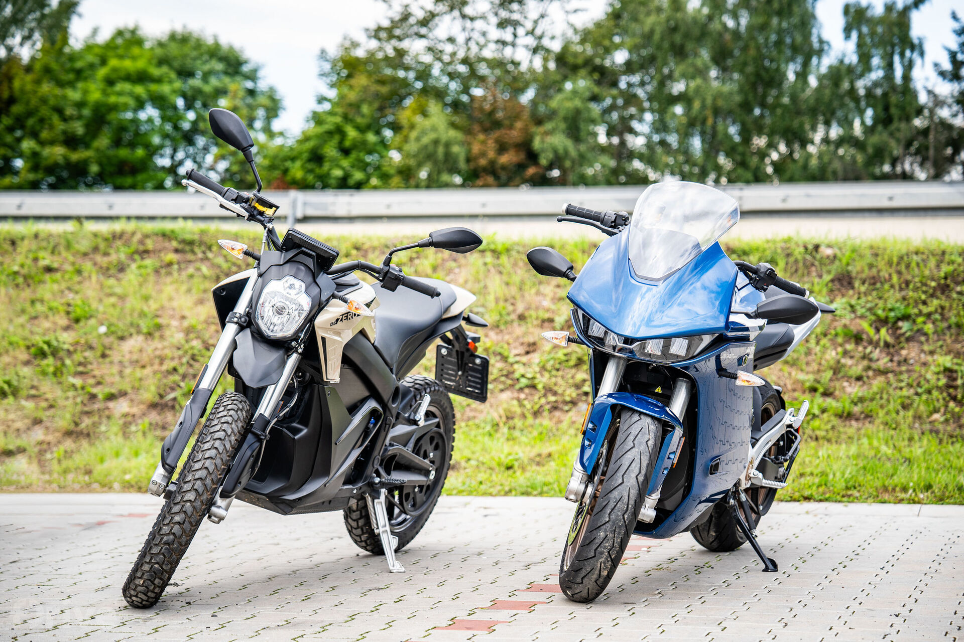 Srovnání Zer se spalovacími motorkami