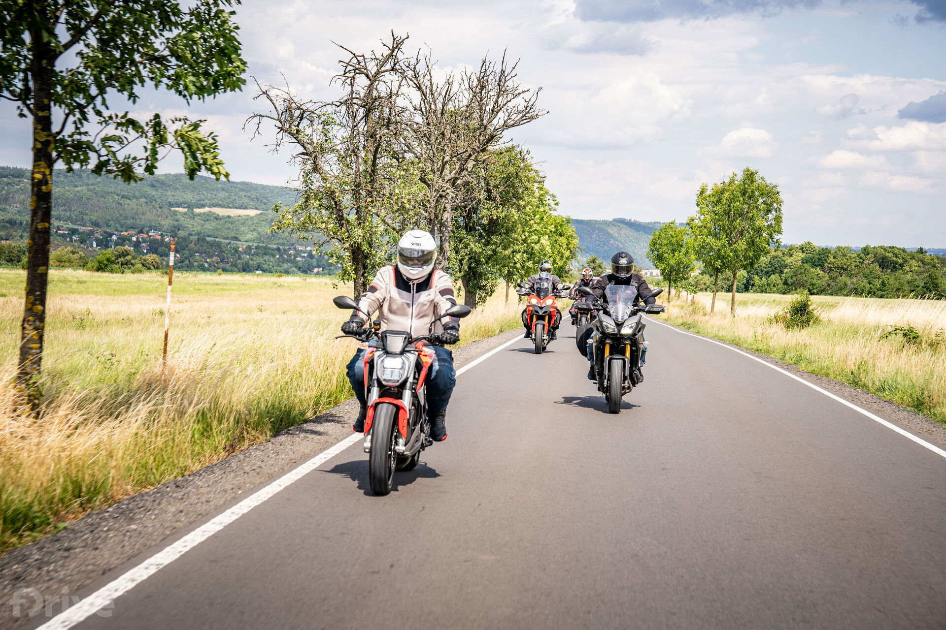 Srovnání Zer se spalovacími motorkami