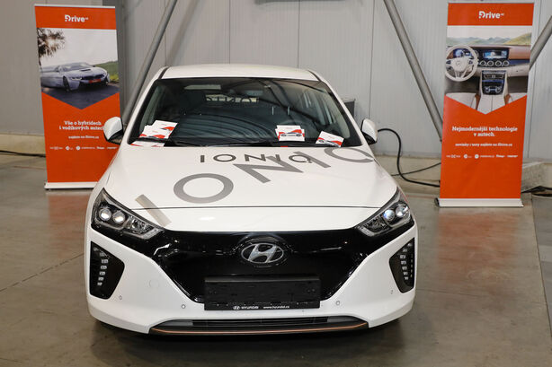 Stánek elektromobility fDrive.cz na Prague Car Festival 2019