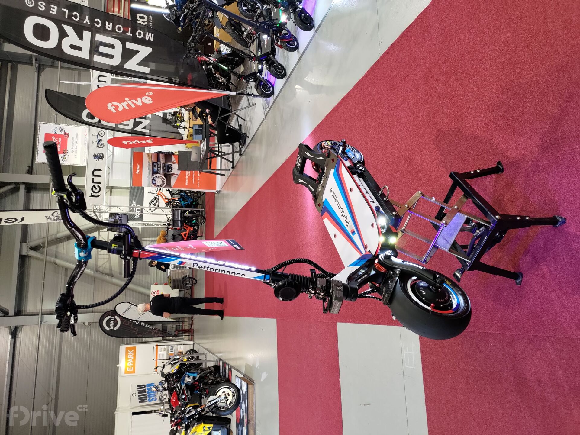 Stánek fDrive.cz na E-Salonu 2022