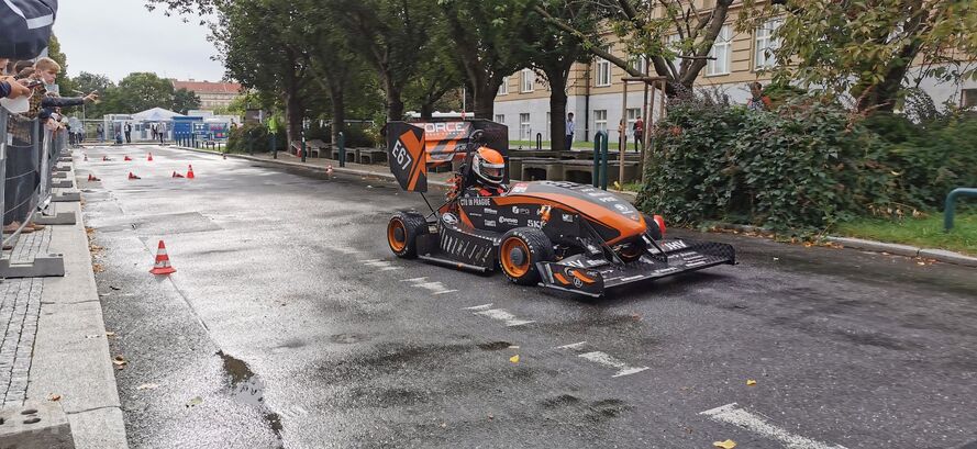 Studentská formule FSE.X týmu eForce