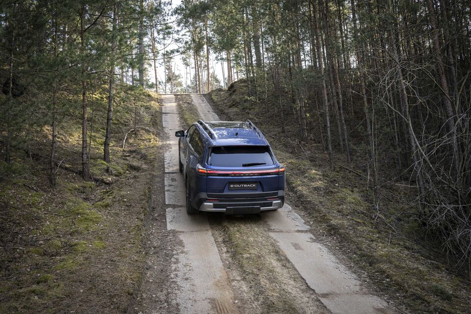 Subaru  E-Outback (2025)