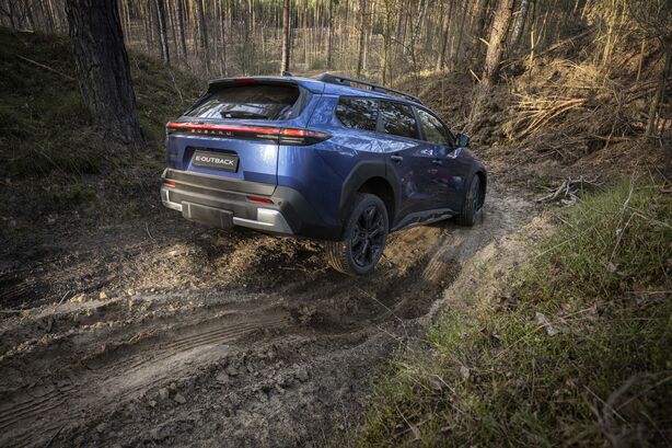 Subaru  E-Outback (2025)