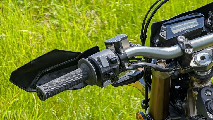 Sur-Ron Ultra Bee 2025