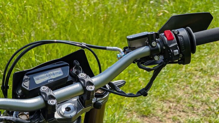 Sur-Ron Ultra Bee 2025