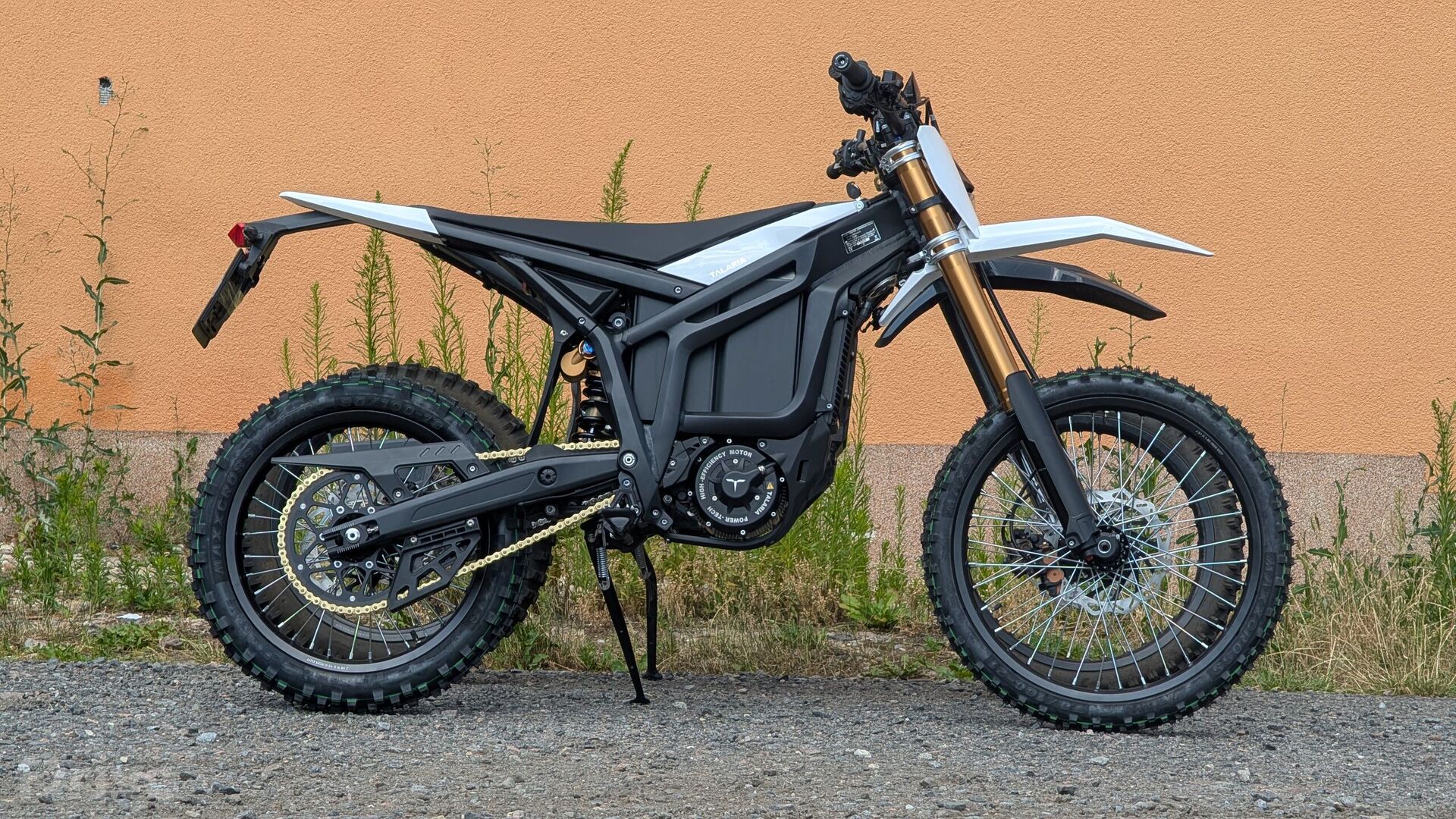 Talaria Komodo a Sur-Ron Ultra Bee