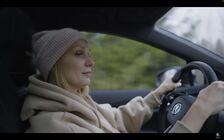 Táňa Malíková ve voze Škoda Enyaq RS iV