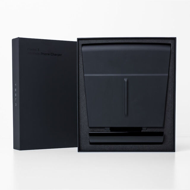 Tesla Model 3 bezdrátová nabíječka telefonu