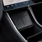 Tesla Model 3 bezdrátová nabíječka telefonu