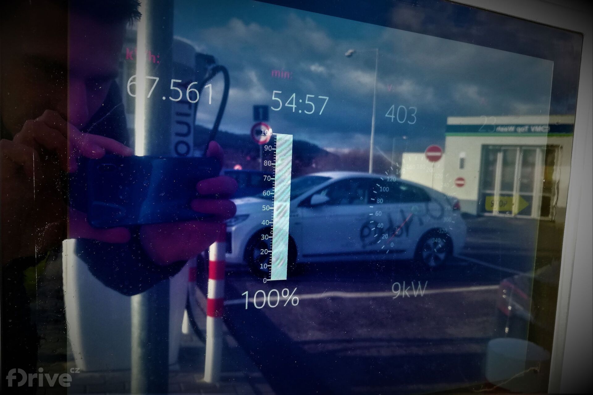 Tesla Model 3 na IONITY