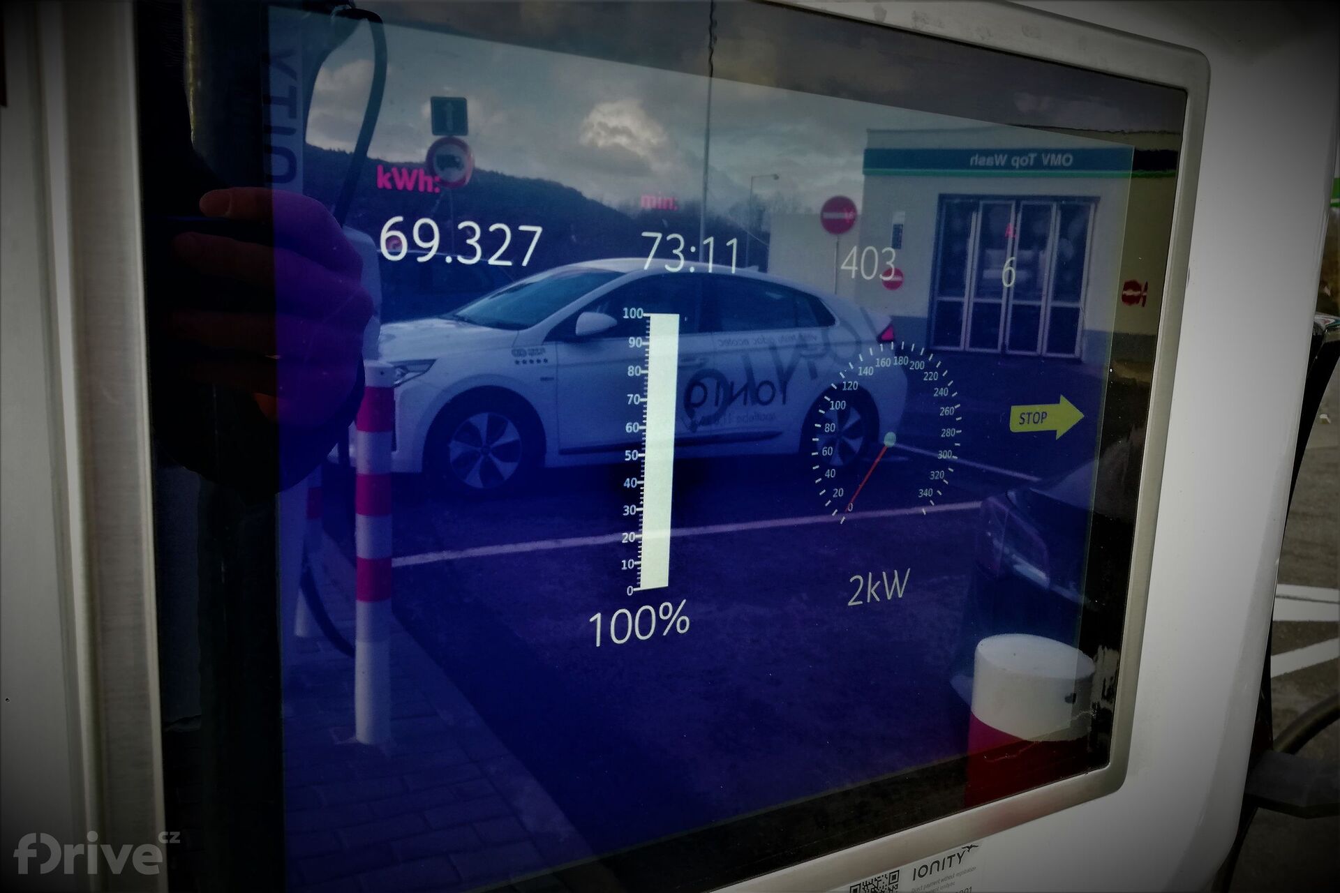 Tesla Model 3 na IONITY