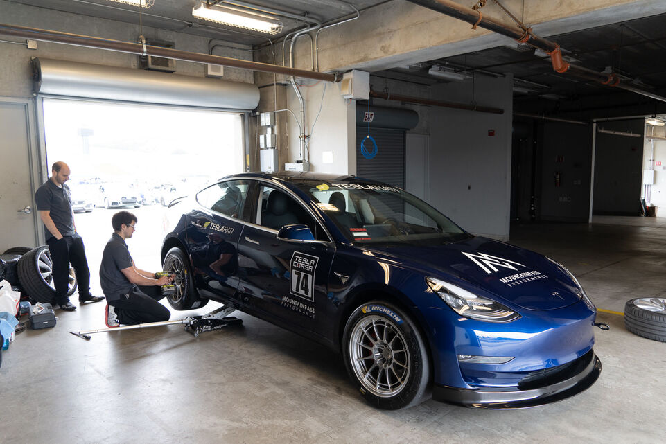 Tesla Model 3 Performance