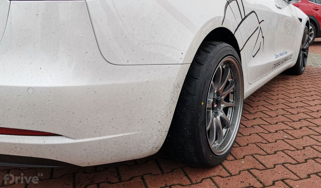 Tesla Model 3 Performance