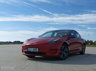 Tesla Model 3 SR+