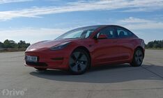 Tesla Model 3 SR+