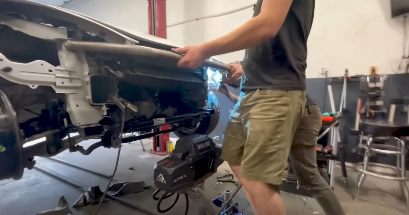 Tesla Model 3_off road