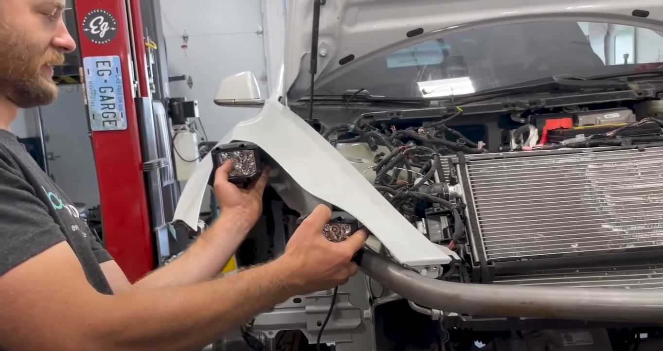 Tesla Model 3_off road