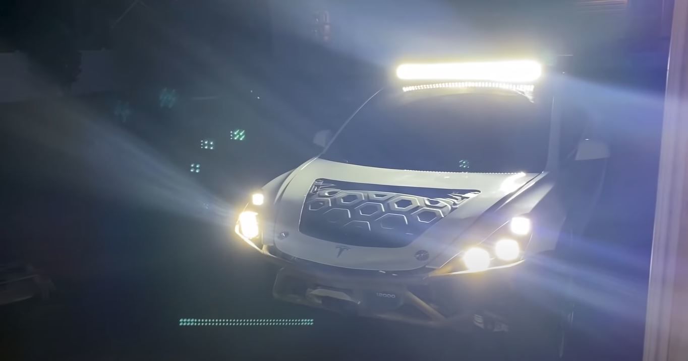 Tesla Model 3_off road