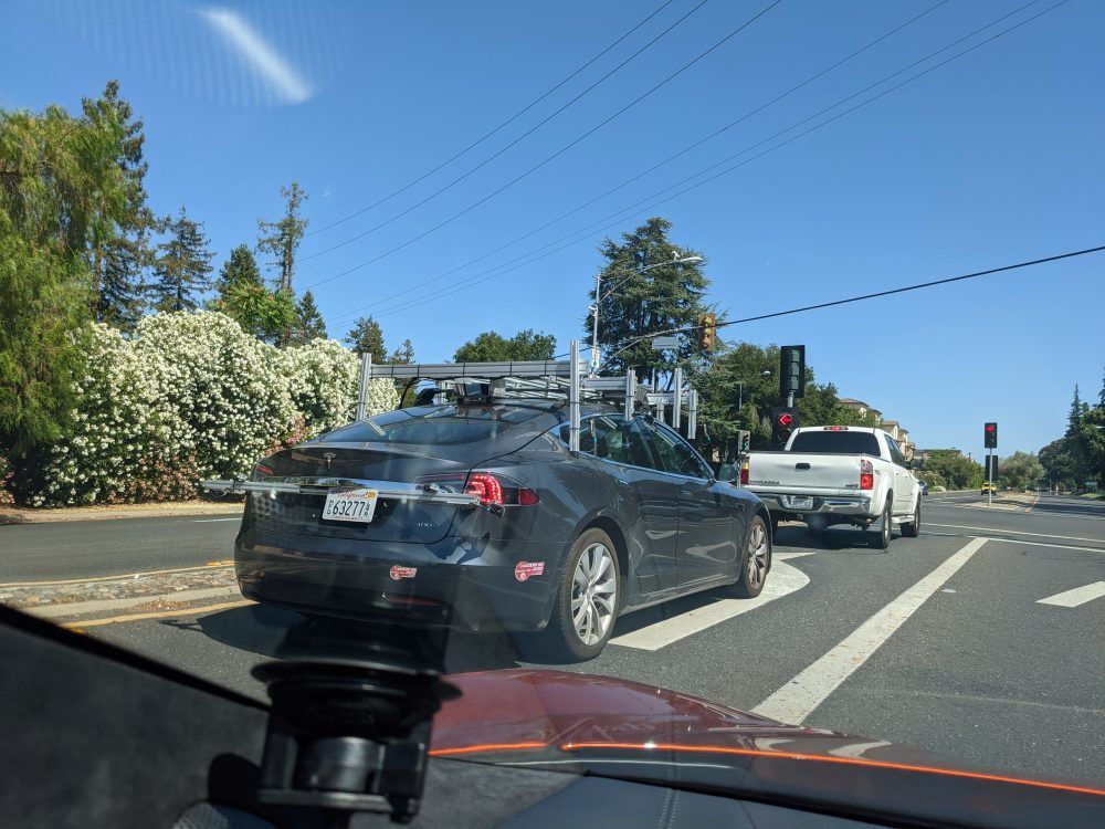 Tesla Model S - autopilot