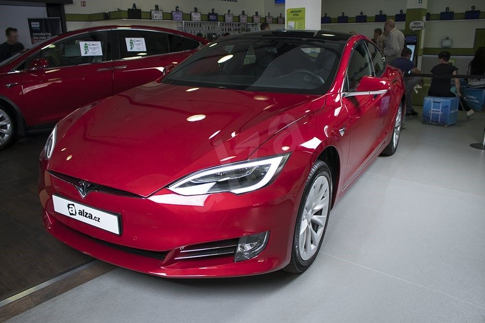 Tesla Model S (2012)