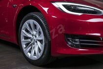 Tesla Model S (2012)